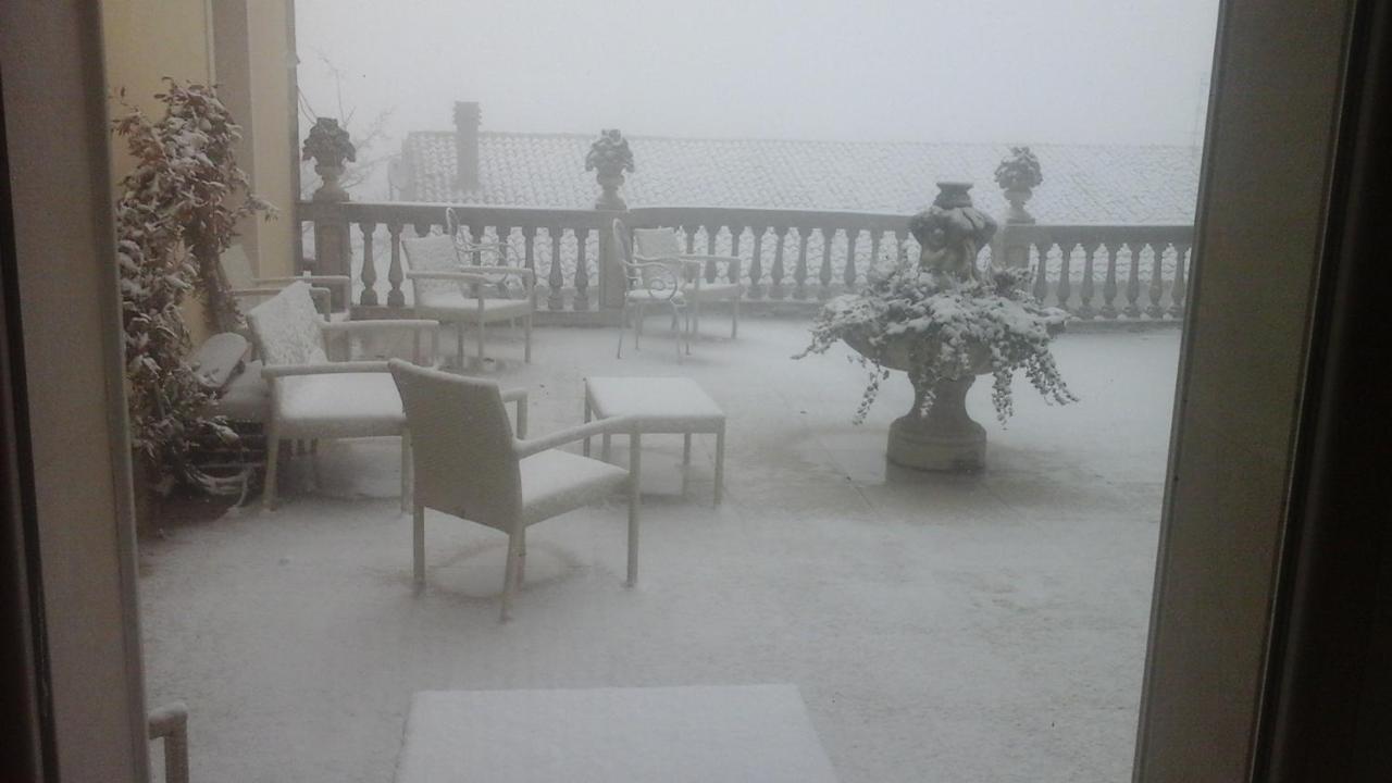 Villa Di Miscio Sant'Agata di Puglia 外观 照片